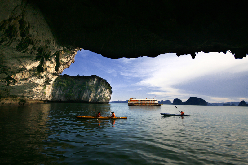 Hanoi – Hoa Lu Tam Coc - Halong Bay Overnight Cruise 5 Days